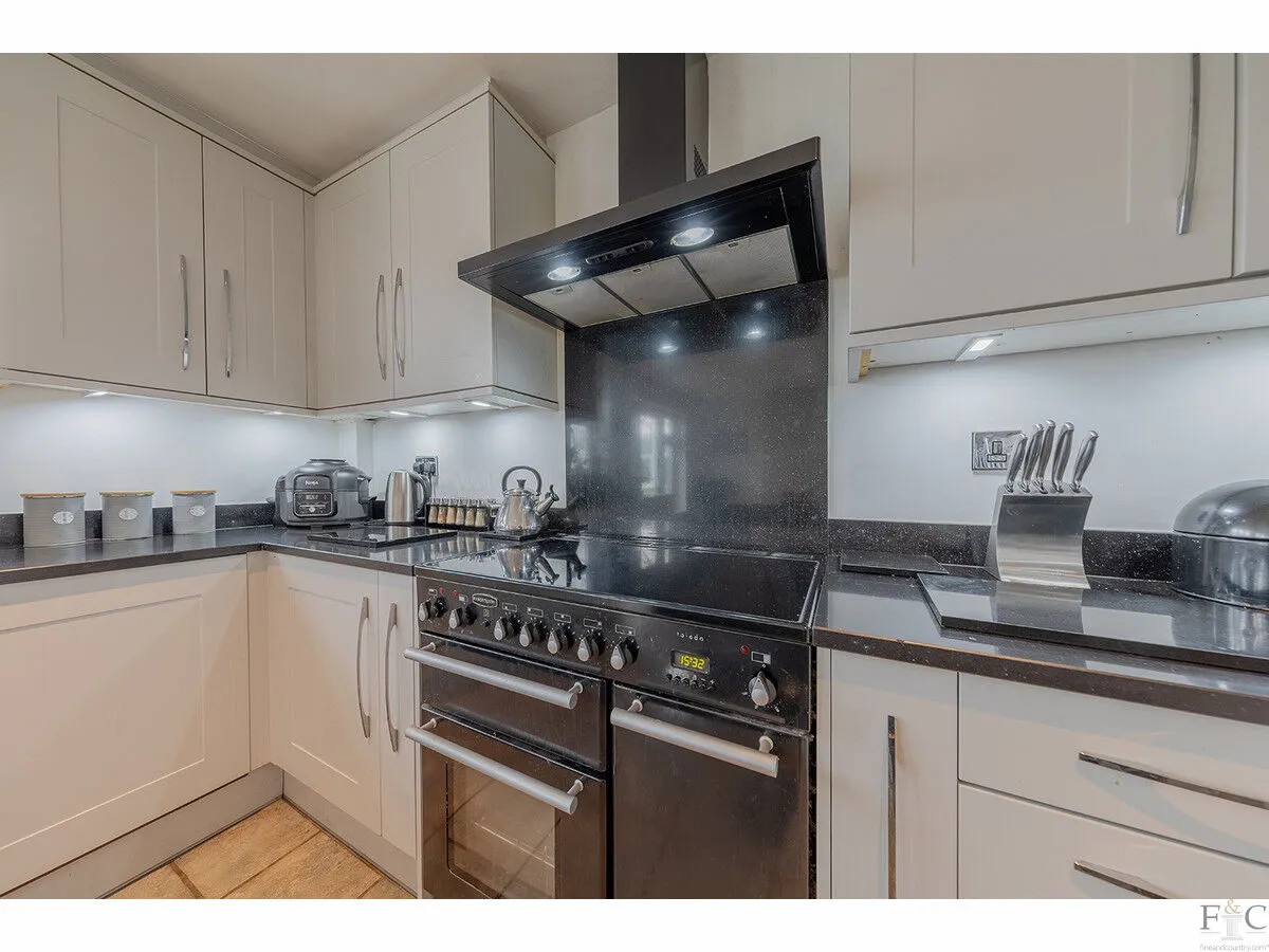 Stoughton Road, Oadby, LE2, photo 11