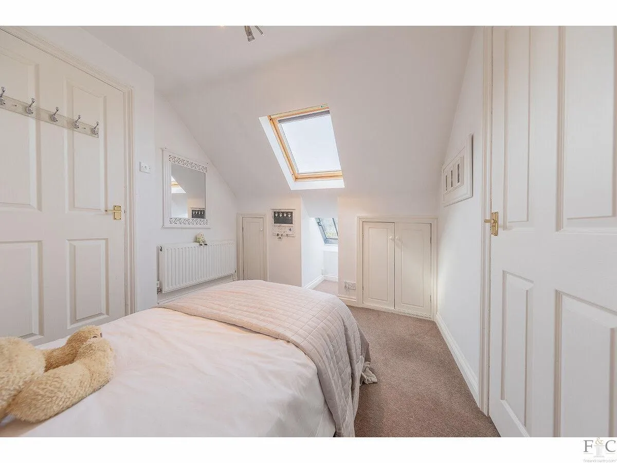 Stoughton Road, Oadby, LE2, photo 40