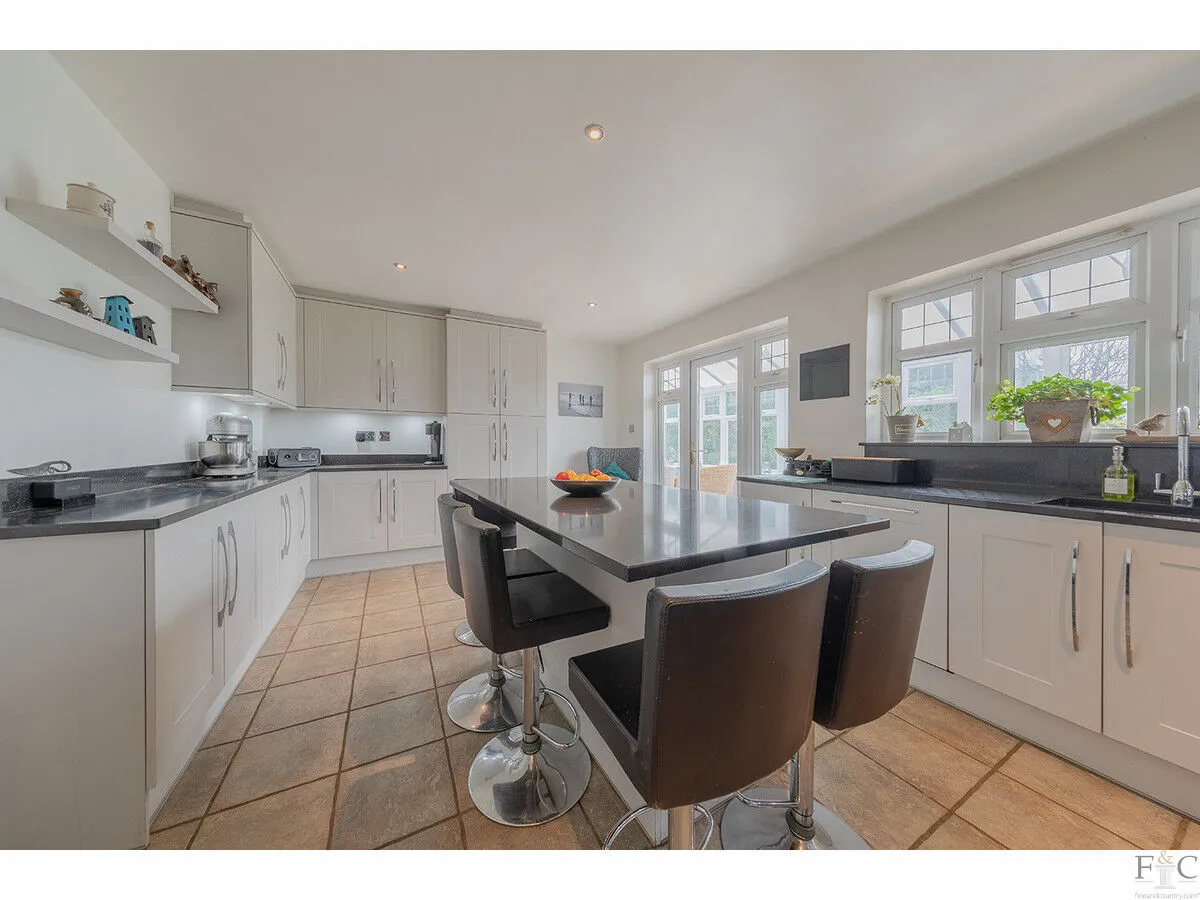 Stoughton Road, Oadby, LE2, photo 12