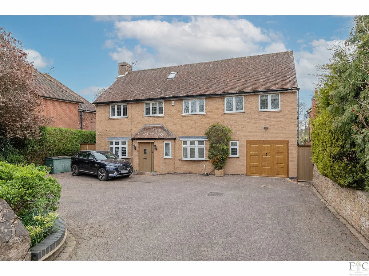 7 bed house for sale, Stoughton Road, Oadby, LE2