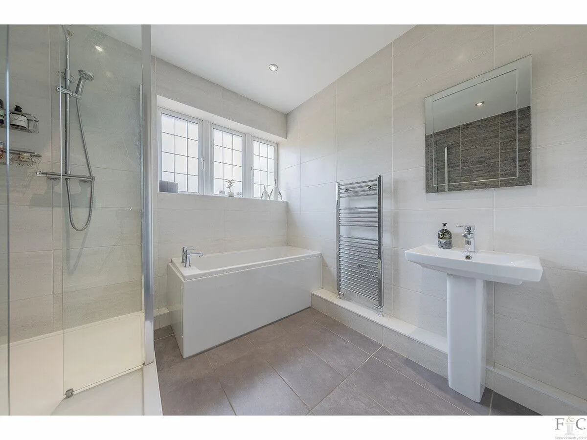 Stoughton Road, Oadby, LE2, photo 29