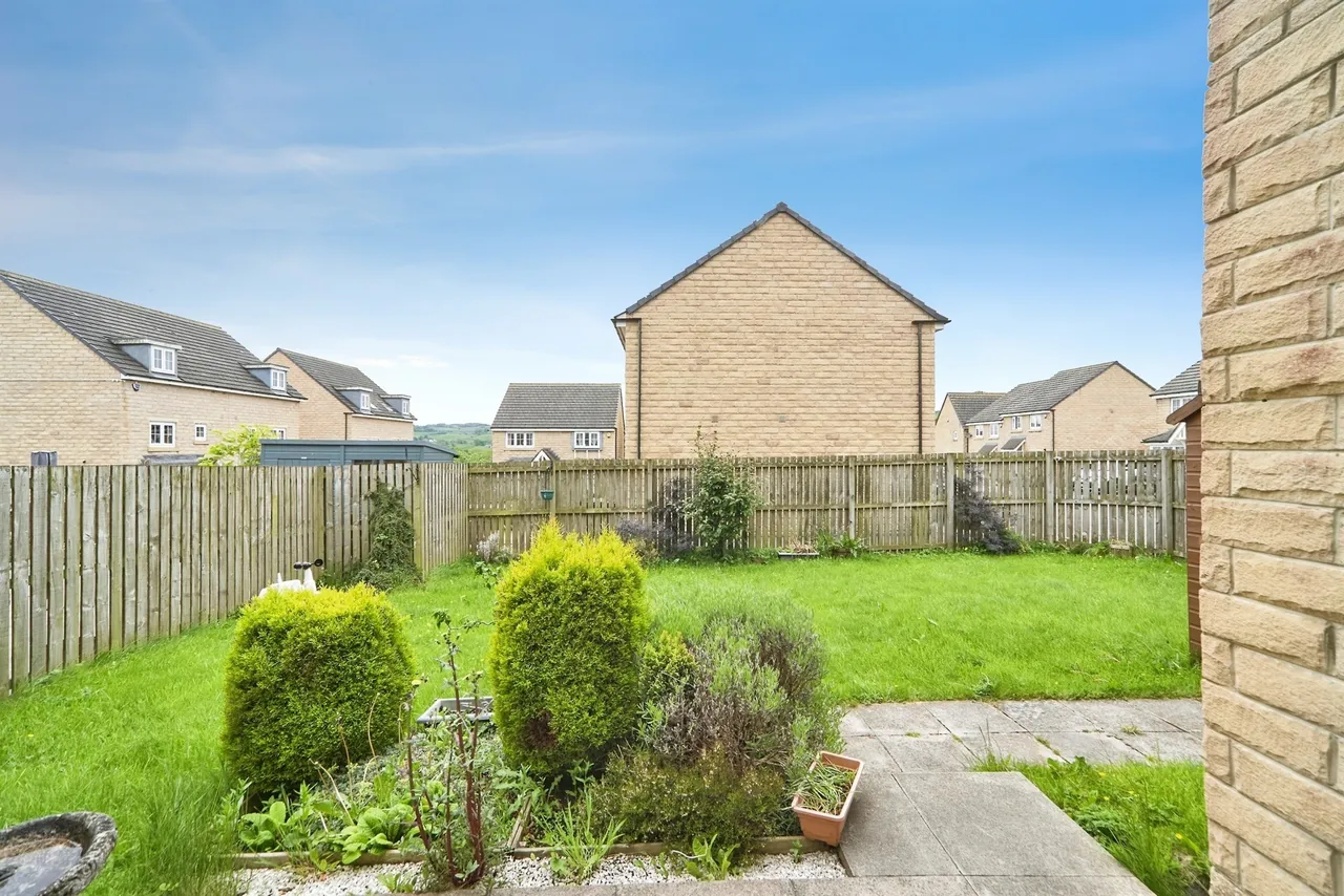 Staincliffe Drive, Keighley, BD22, photo 20