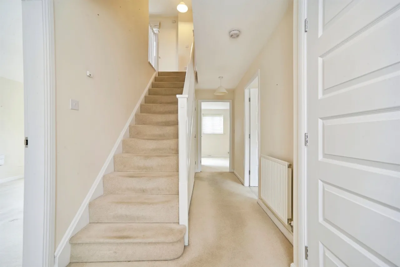Staincliffe Drive, Keighley, BD22, photo 5
