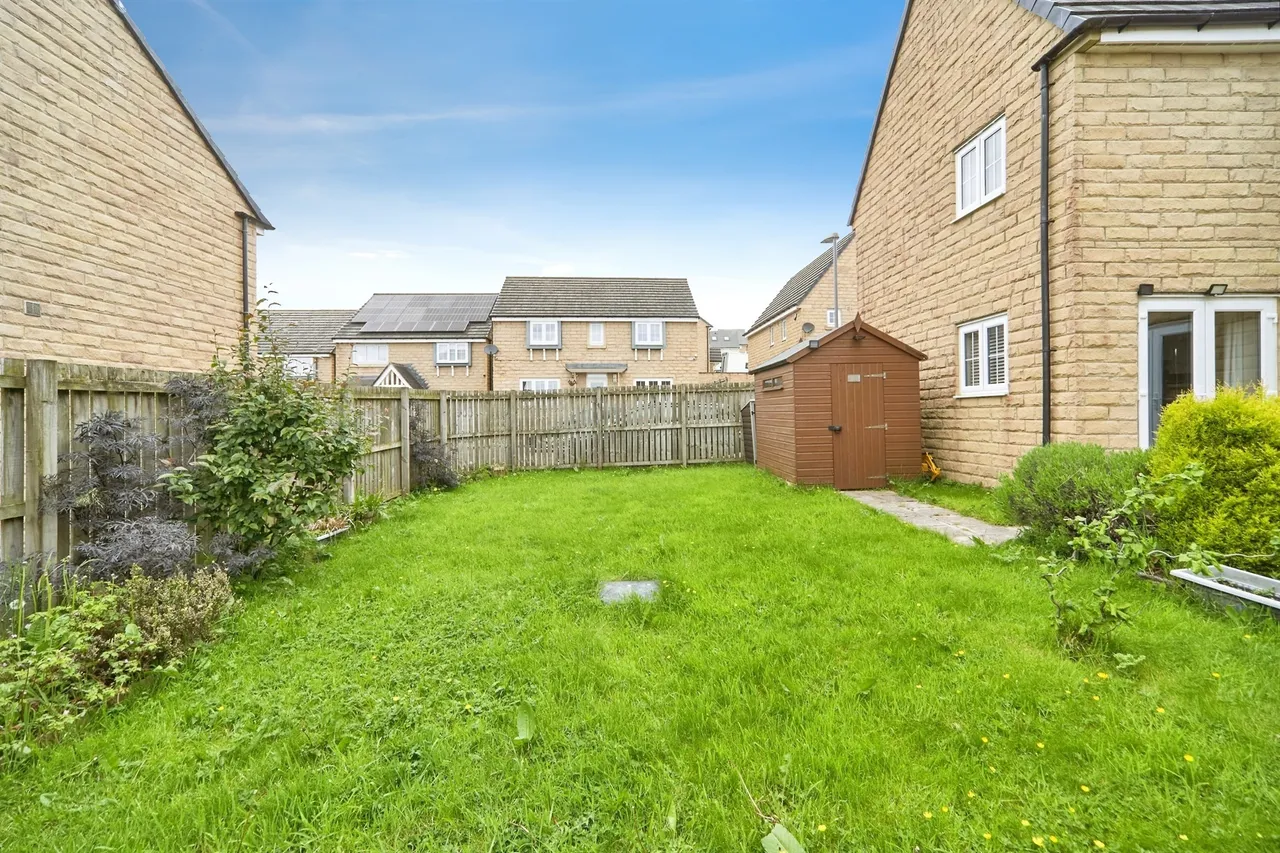 Staincliffe Drive, Keighley, BD22, photo 21