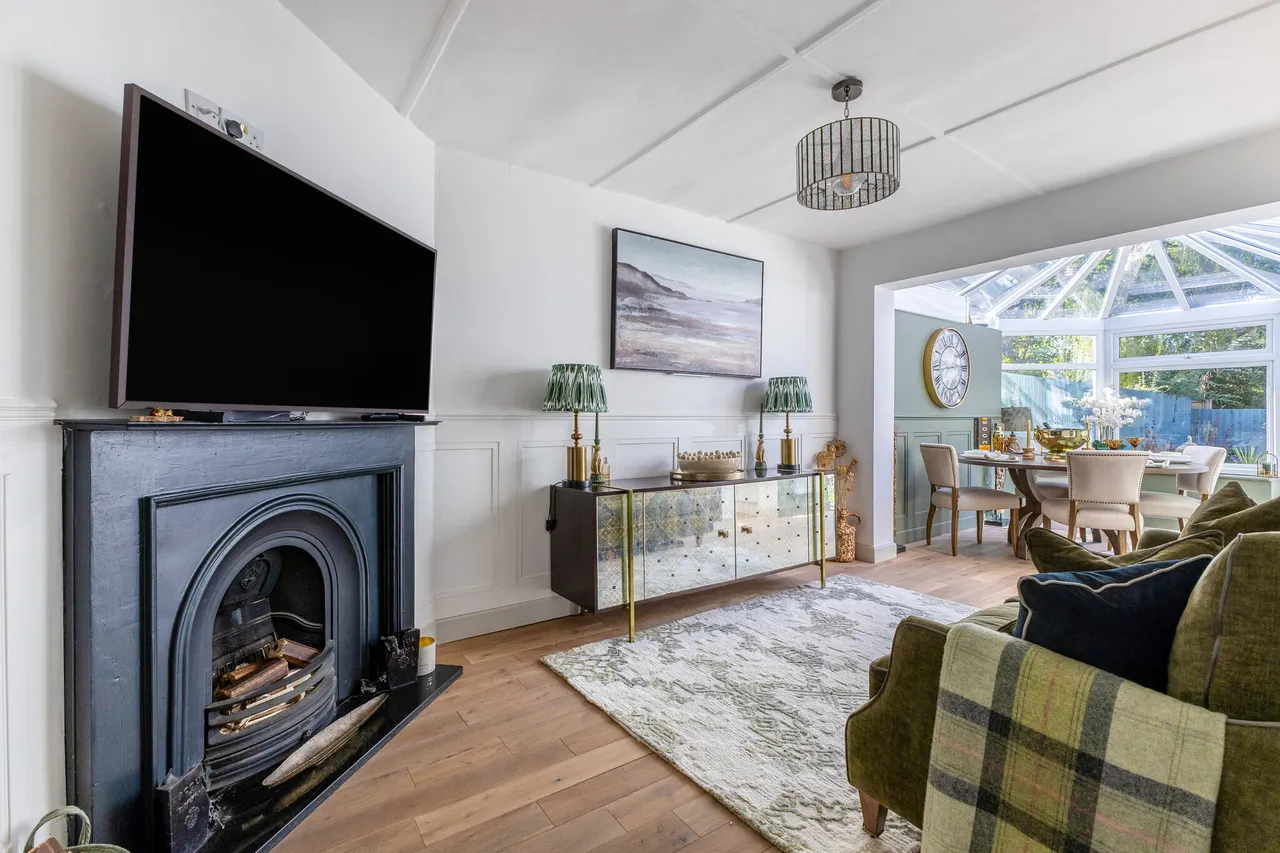 St. Martins Avenue, Epsom, KT18, photo 2
