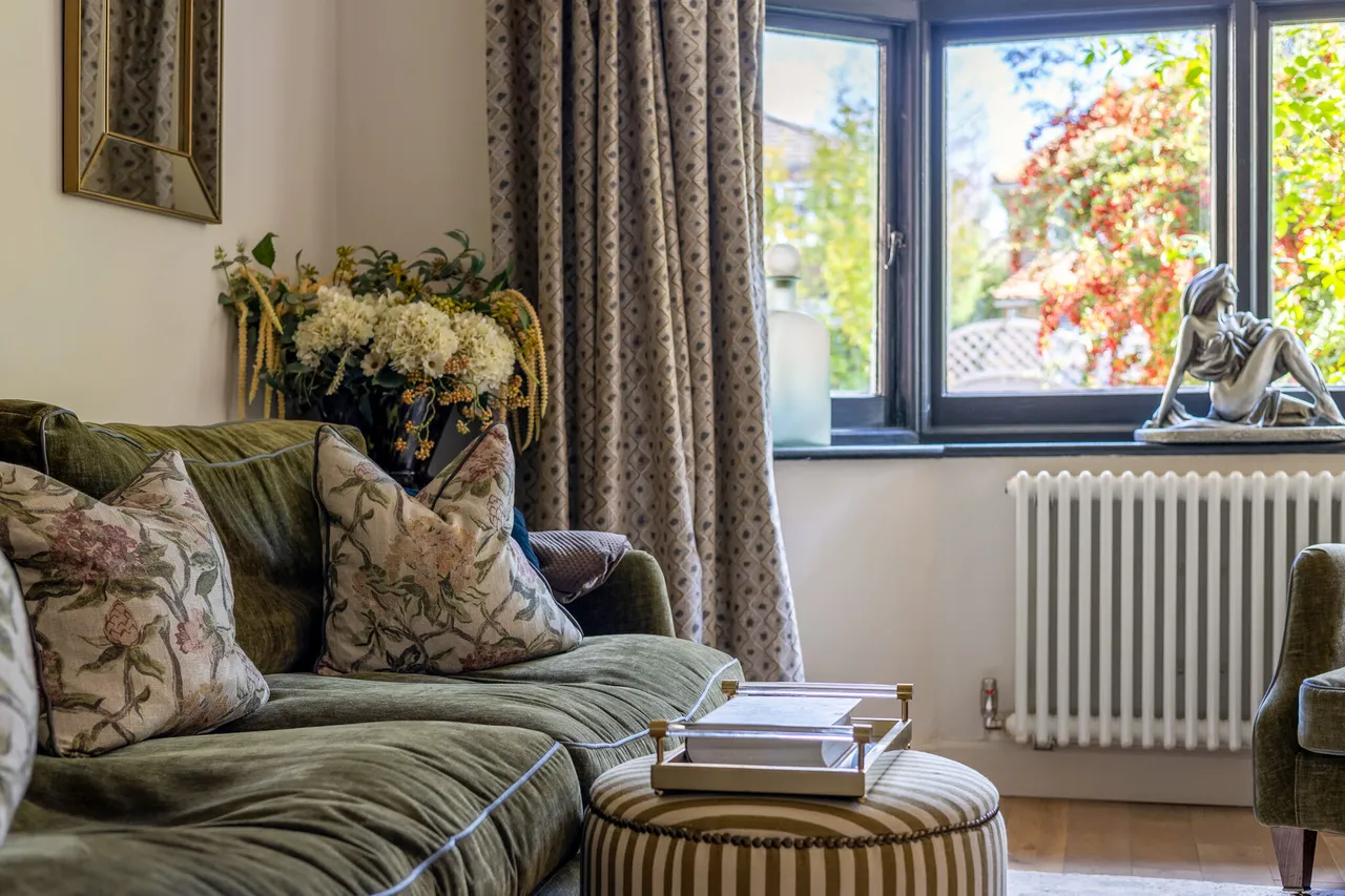 St. Martins Avenue, Epsom, KT18, photo 25