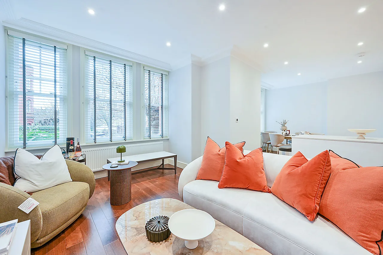 122 Hamlet Gardens, London, photo 5