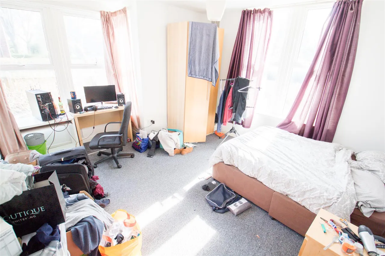 Kirkstall Lane, Headingley, LS6, photo 6