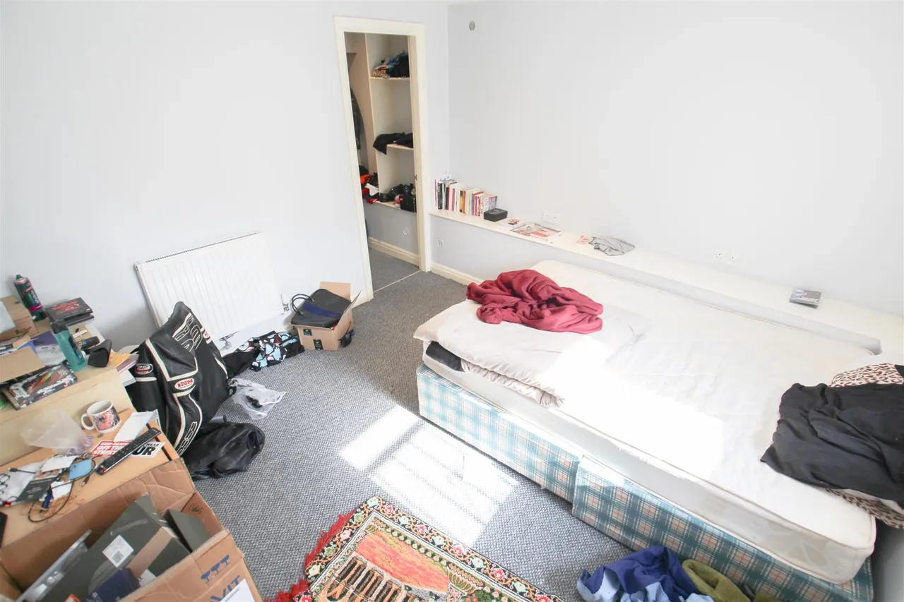 Kirkstall Lane, Headingley, LS6, photo 8