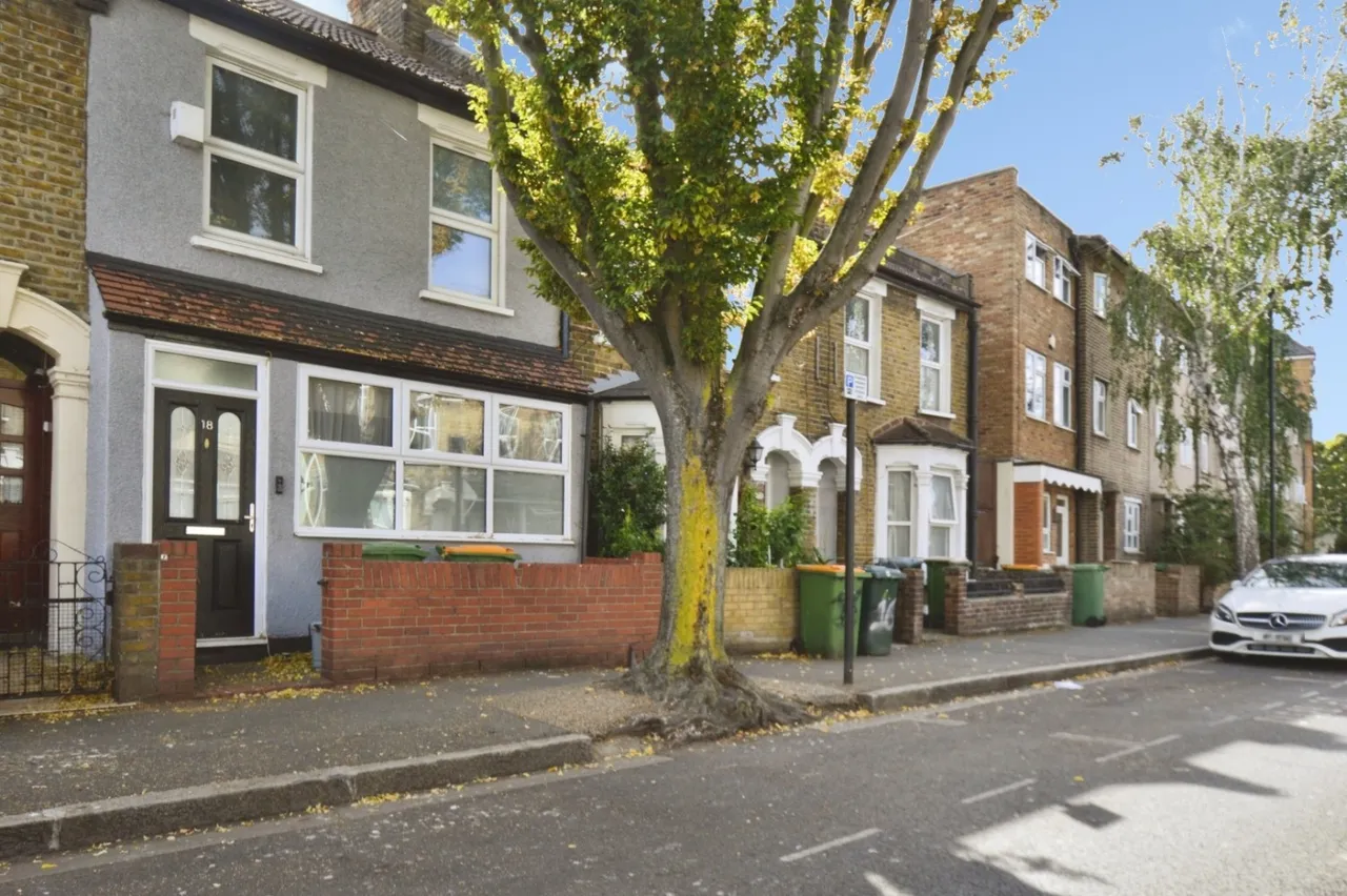 3 bed house for sale, Dundee Road, London, E13