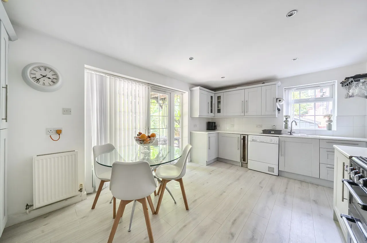 Grove Close, Wokingham, Berkshire, RG40 3NA, photo 6