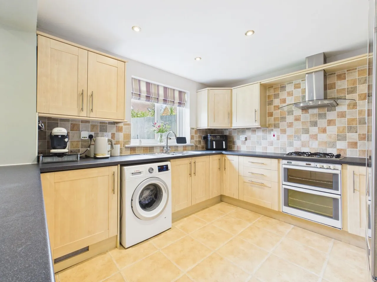 Willow Court, Alverthorpe, WF2, photo 7