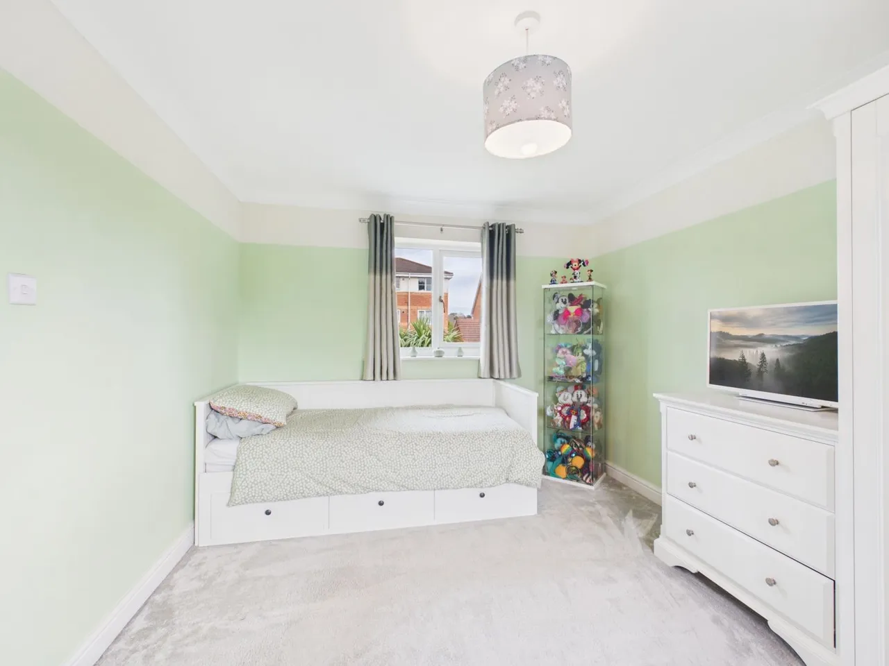 Willow Court, Alverthorpe, WF2, photo 16