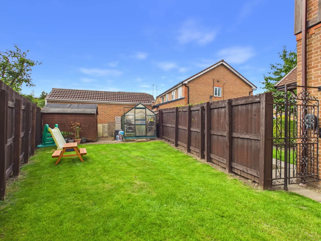 Willow Court, Alverthorpe, WF2, photo 28