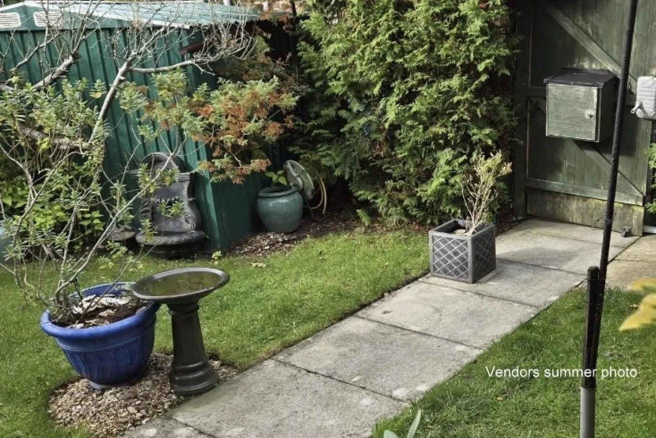 Egdon Close, BH22, photo 22