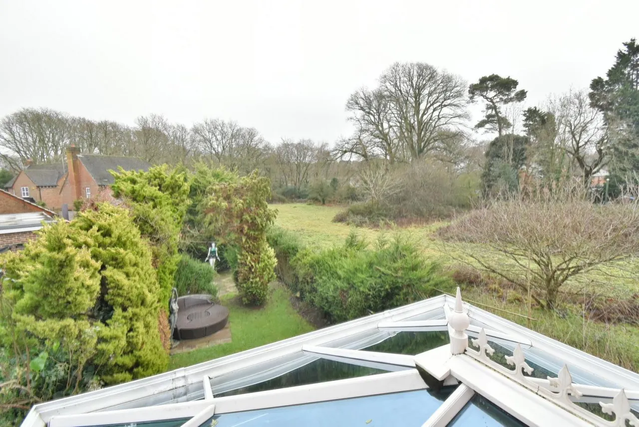 Egdon Close, BH22, photo 21