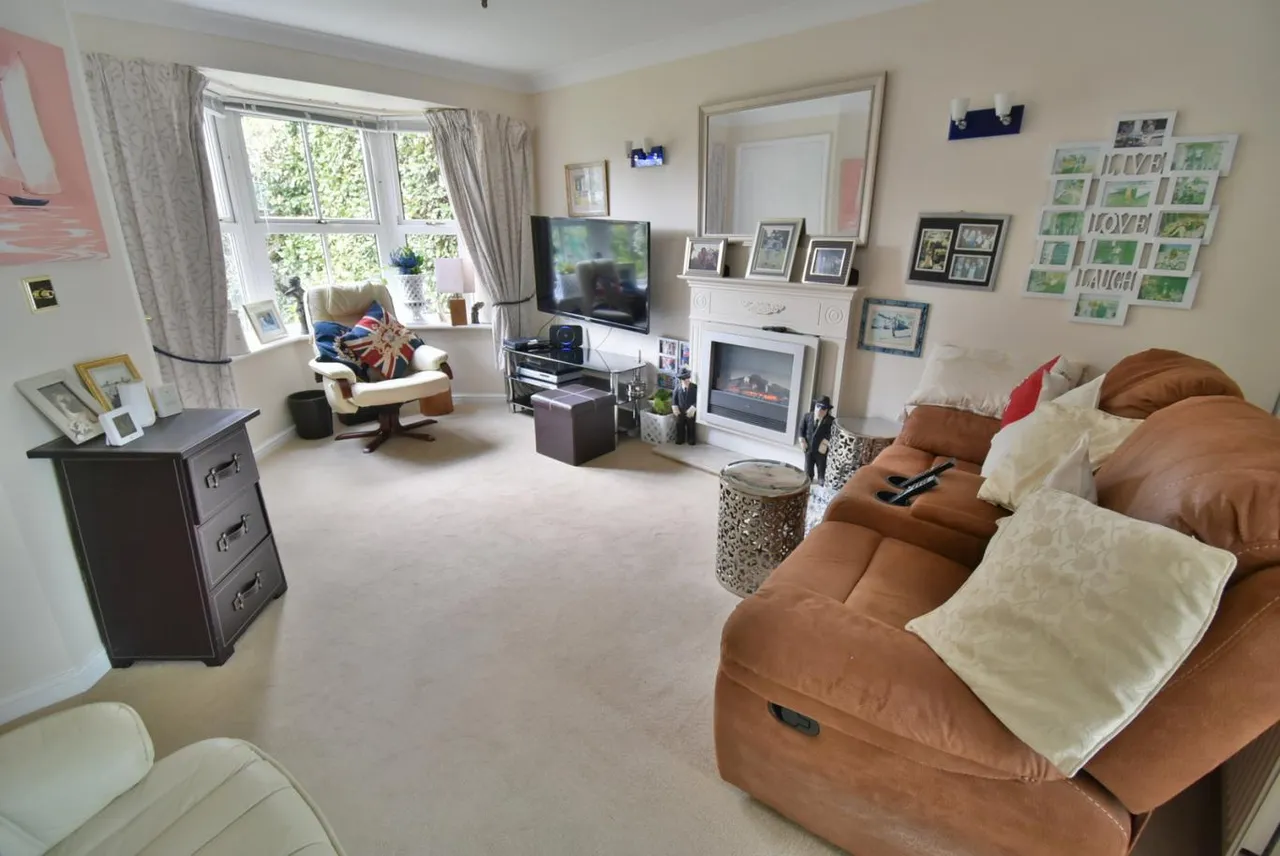 Egdon Close, BH22, photo 5