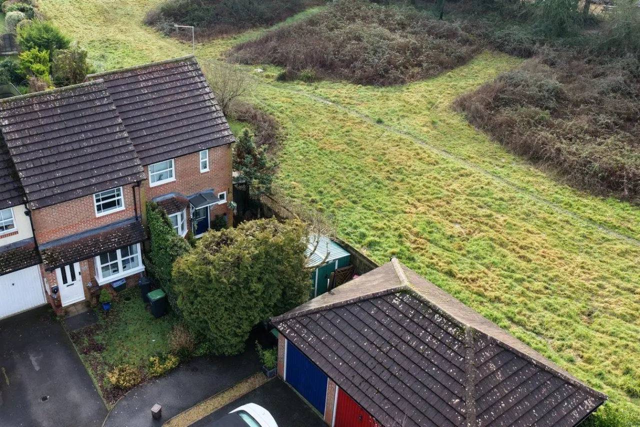 Egdon Close, BH22, photo 24