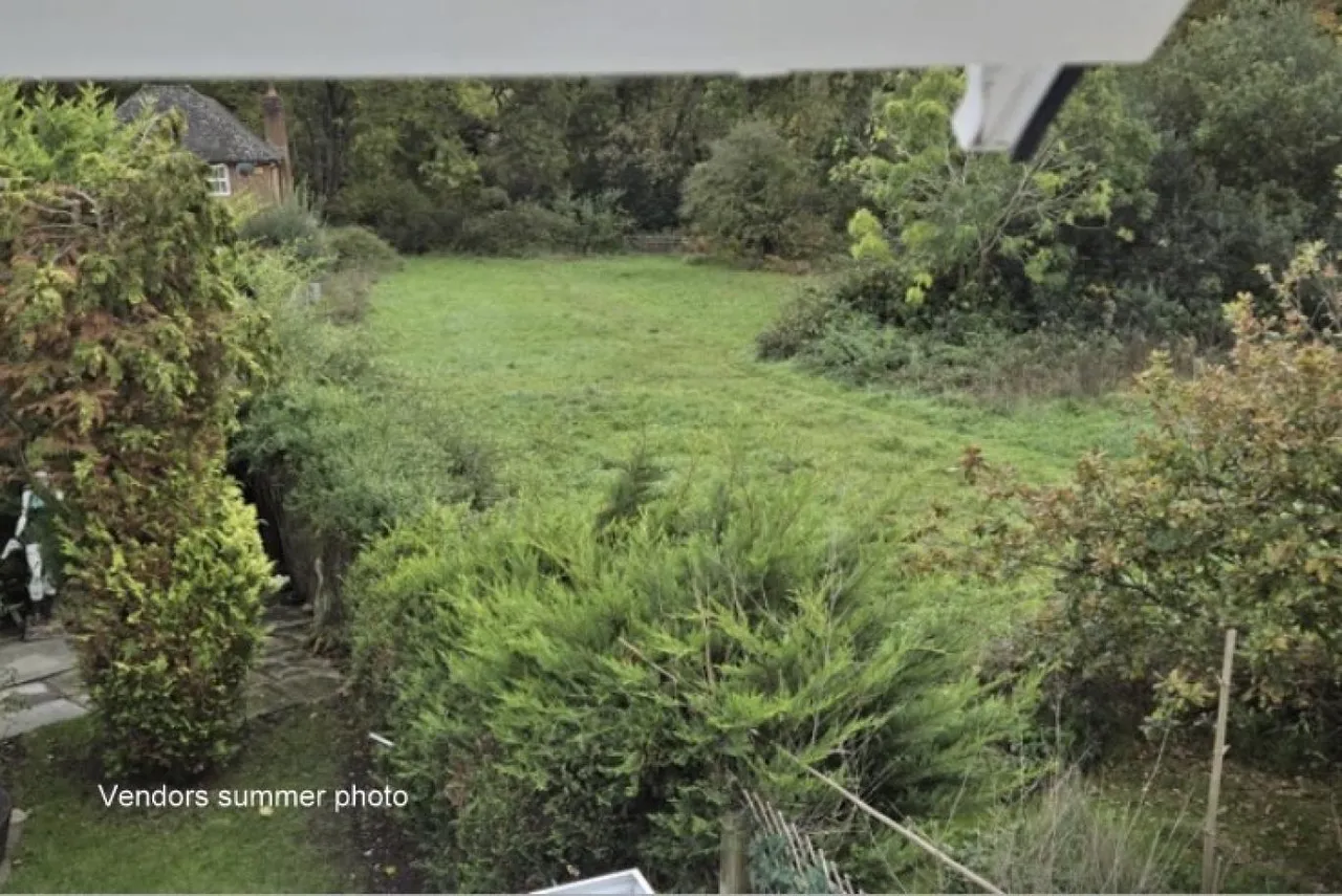 Egdon Close, BH22, photo 11