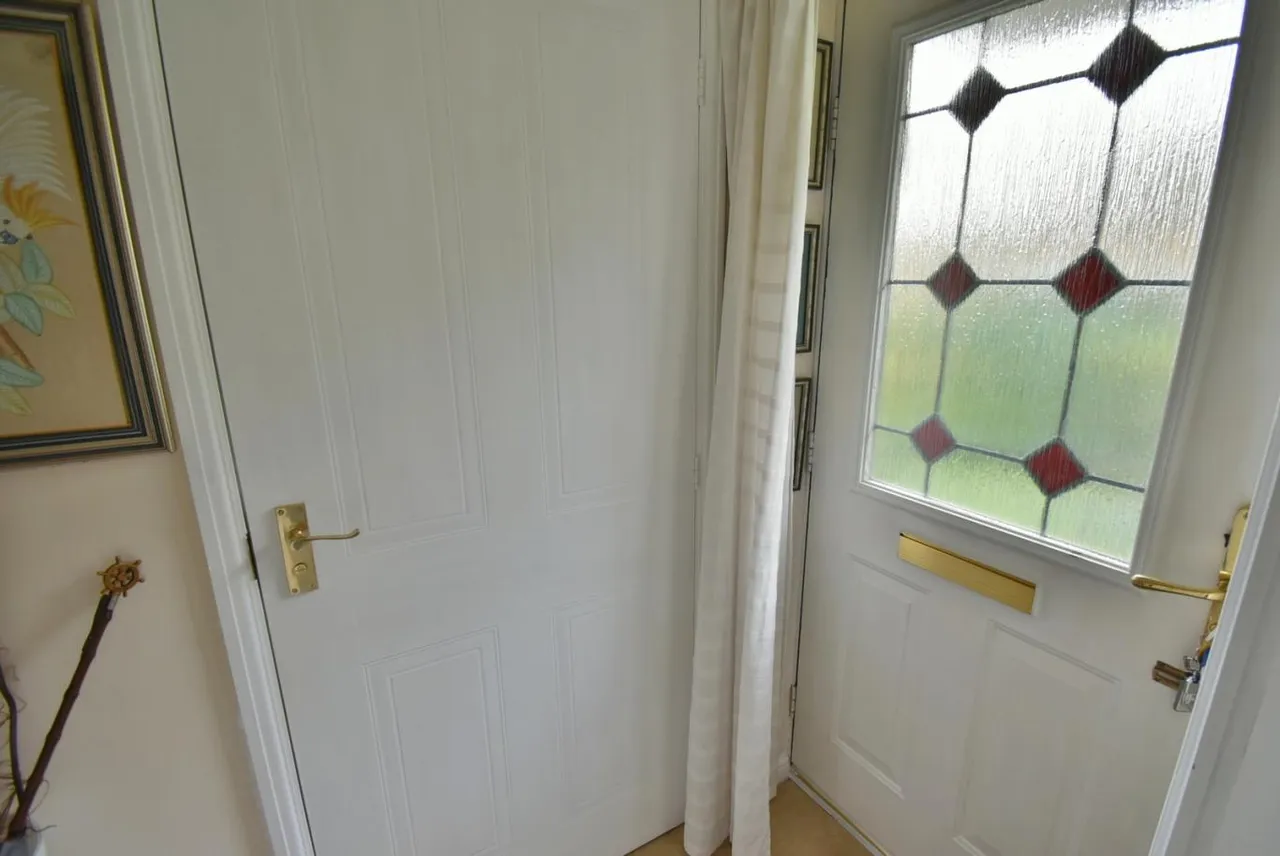 Egdon Close, BH22, photo 19