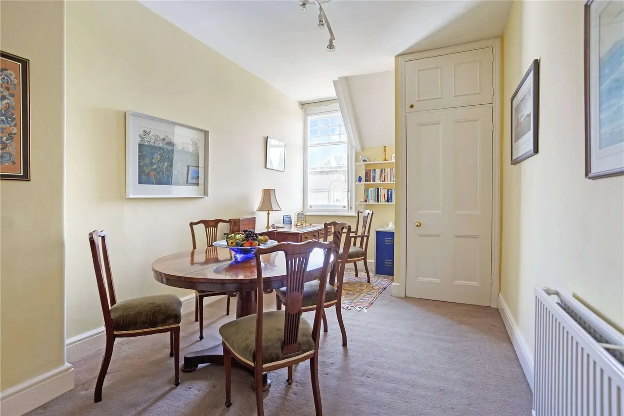 Swan House, Saddlers Row, Petworth, West Sussex, GU28 0AN, photo 4
