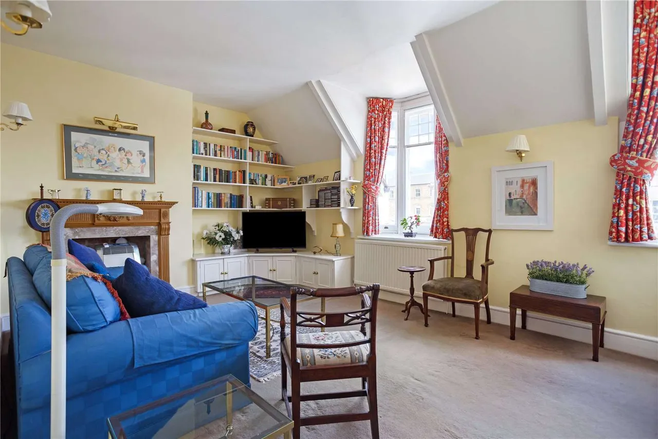 Swan House, Saddlers Row, Petworth, West Sussex, GU28 0AN, photo 6