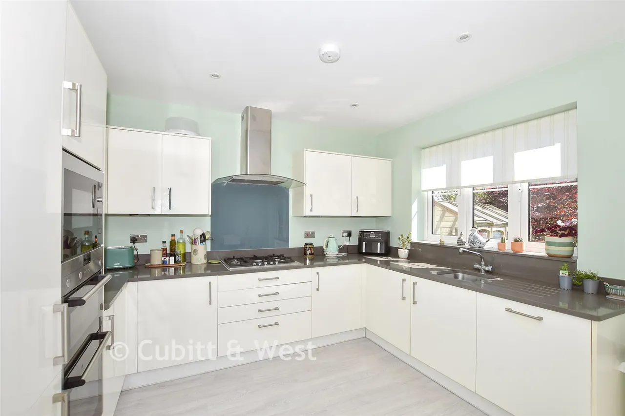 Cranborne Gardens, Crowborough, TN6, photo 3