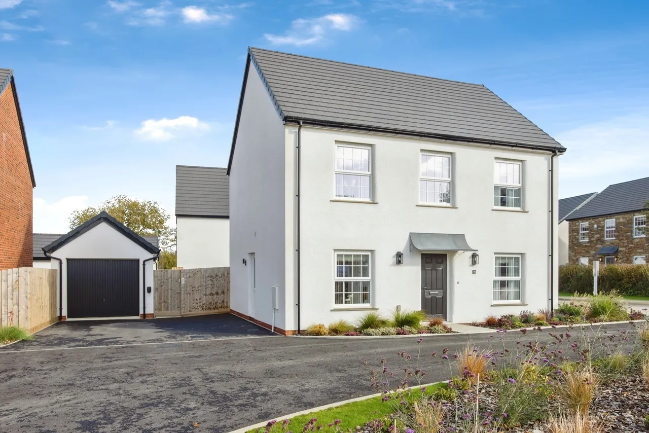 4 bed house for sale, Country Park Road, Bodmin, PL31