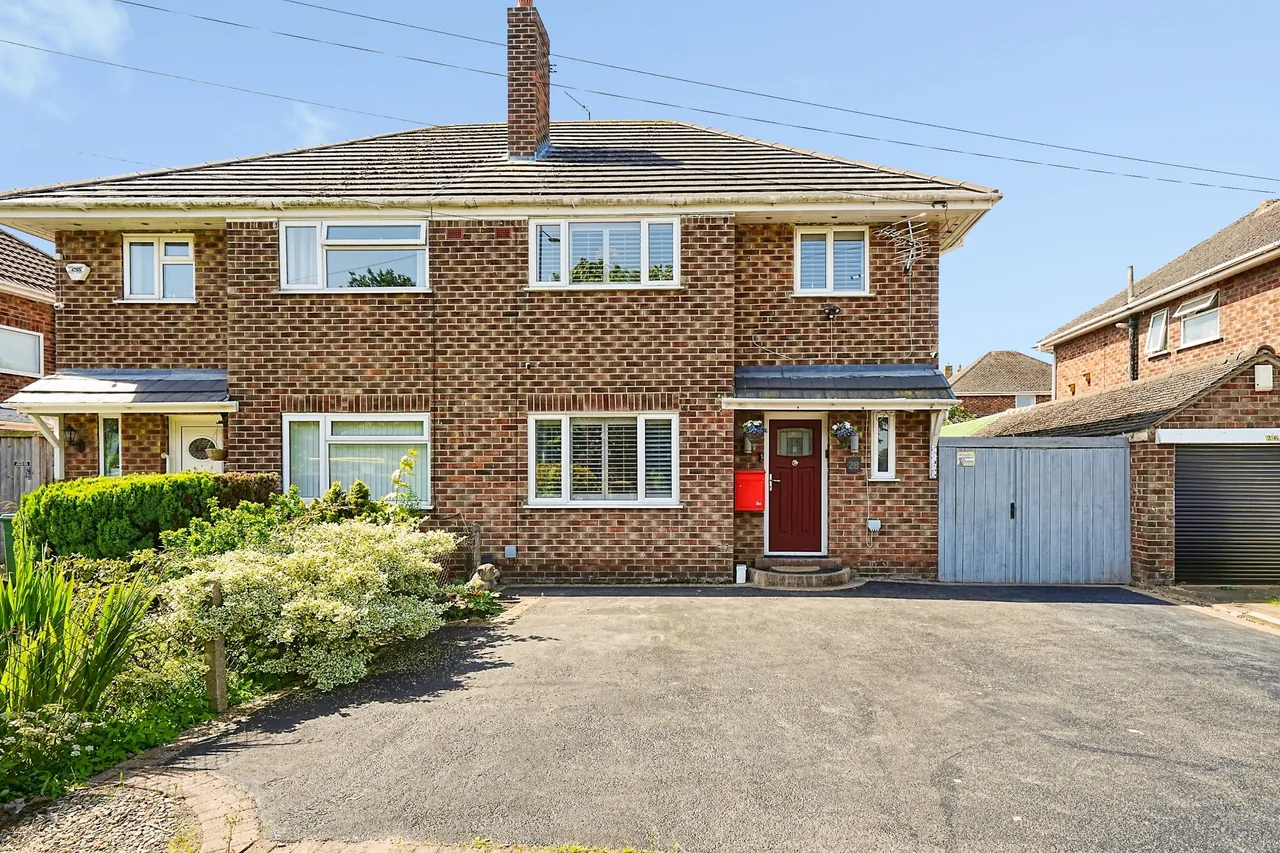 3 bed house for sale — Frankby Road, Wirral