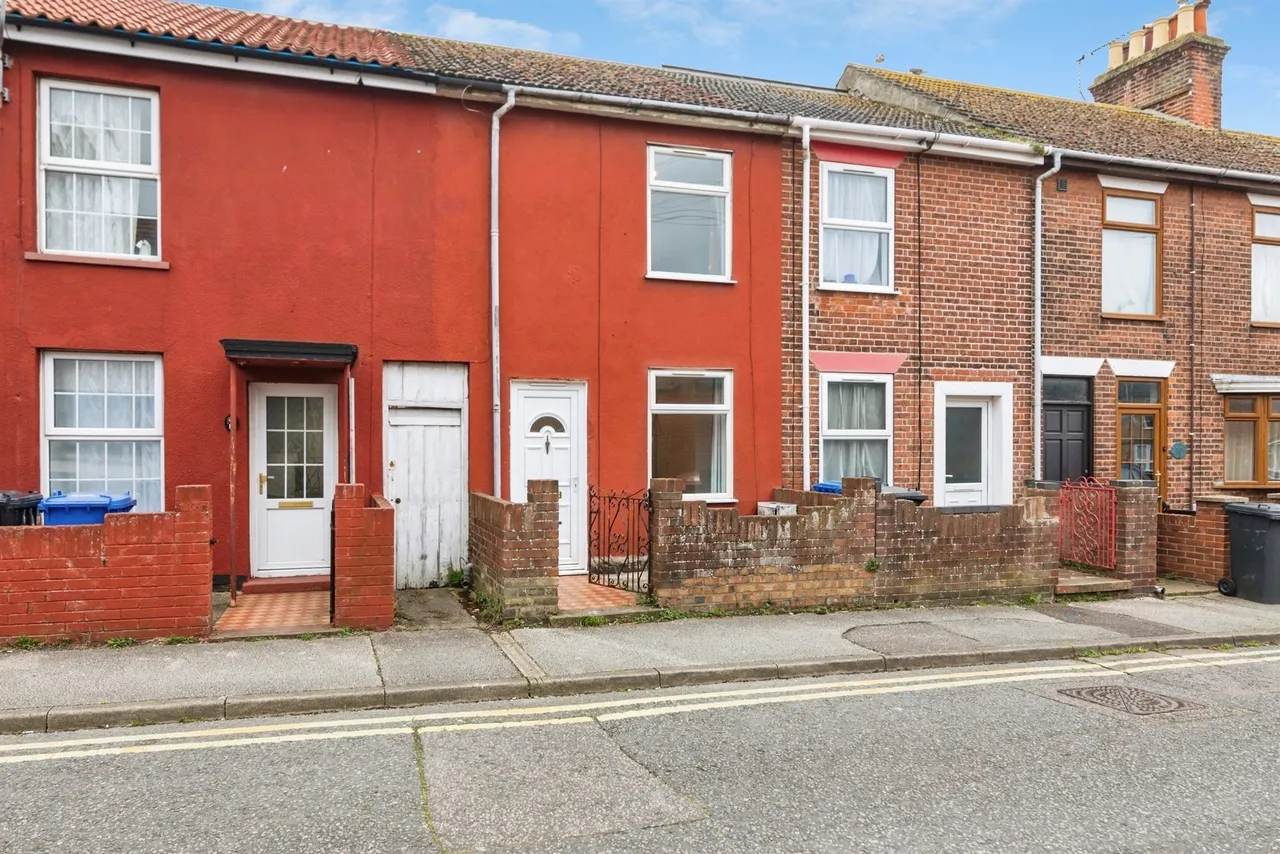 3 bed house for sale — Arnold Street, Lowestoft