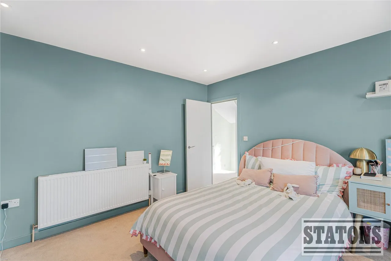 Michleham Down, Woodside Park, London, N12 7JN, photo 13