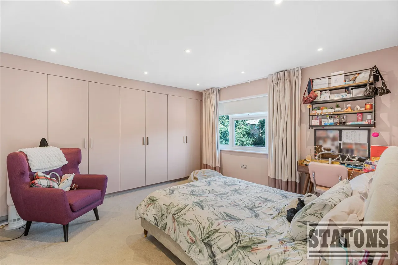 Michleham Down, Woodside Park, London, N12 7JN, photo 10