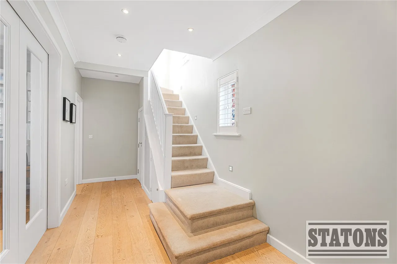 Michleham Down, Woodside Park, London, N12 7JN, photo 9