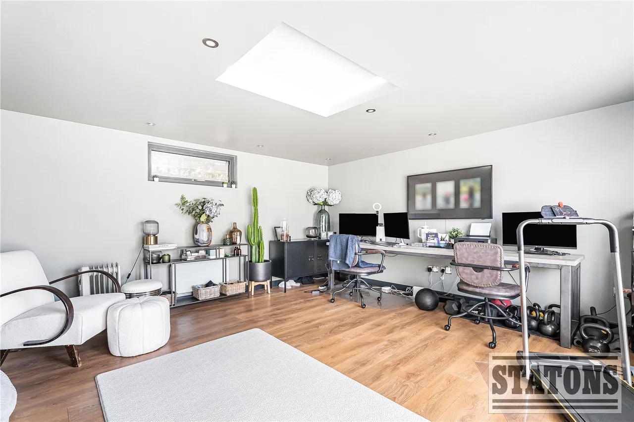Michleham Down, Woodside Park, London, N12 7JN, photo 22