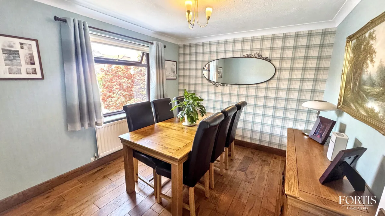 Llantrisant Rise, Cardiff, CF5, photo 5