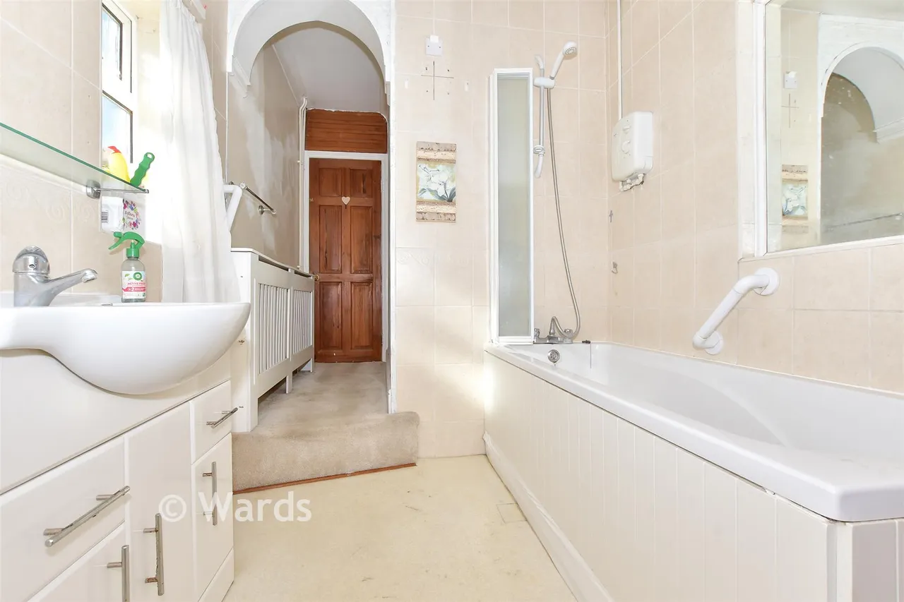 Victoria Avenue, Hythe, CT21, photo 5