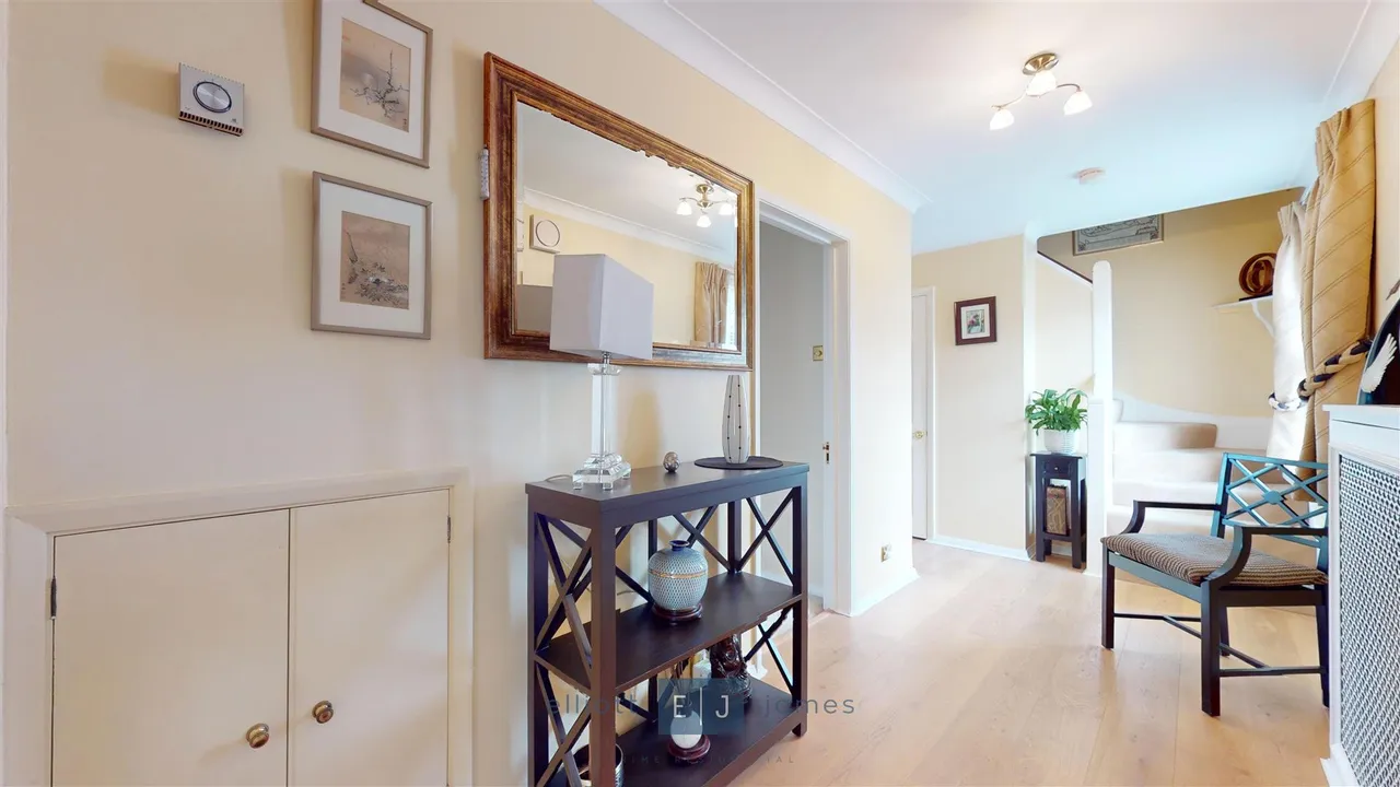 Spareleaze Hill, Loughton, photo 2