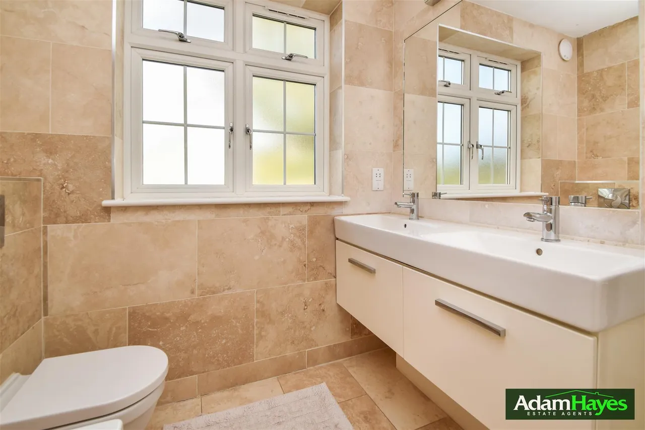 Anastasia Mews, Woodside Park, N12, photo 12