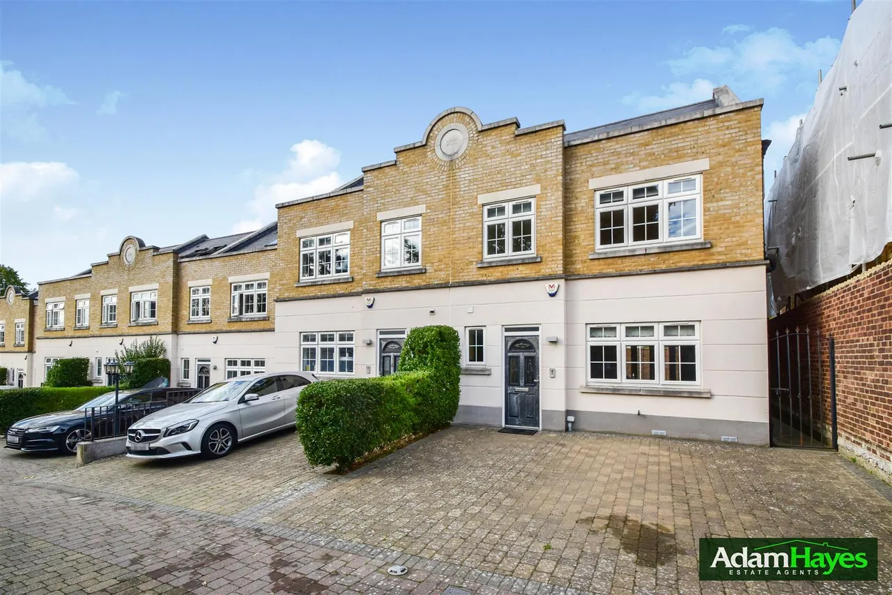 4 bed house to rent, Anastasia Mews, Woodside Park, N12