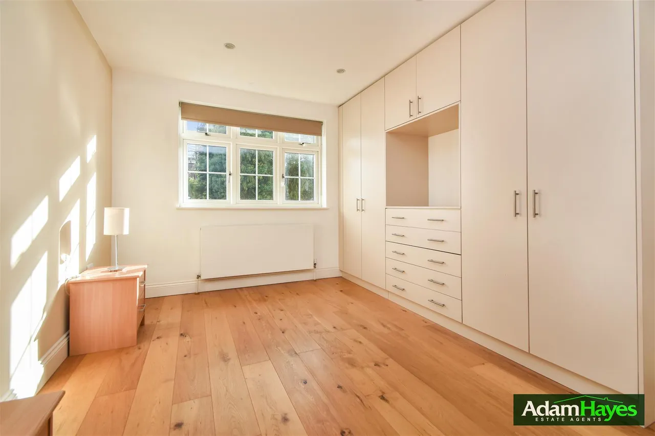 Anastasia Mews, Woodside Park, N12, photo 4