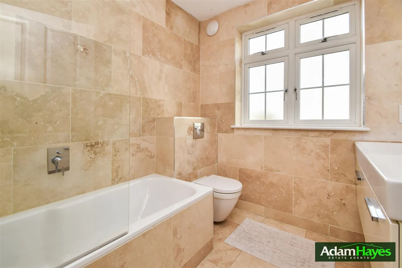 Anastasia Mews, Woodside Park, N12, photo 5