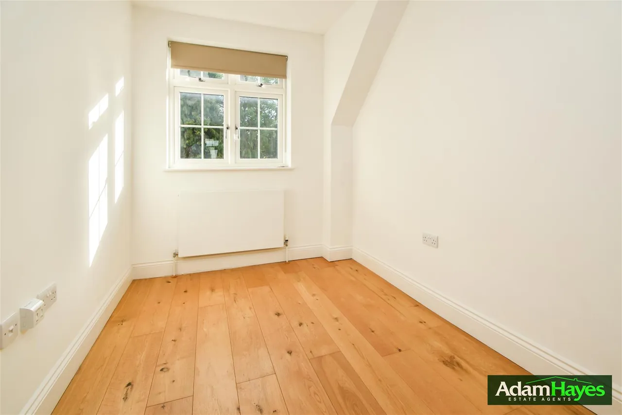 Anastasia Mews, Woodside Park, N12, photo 9