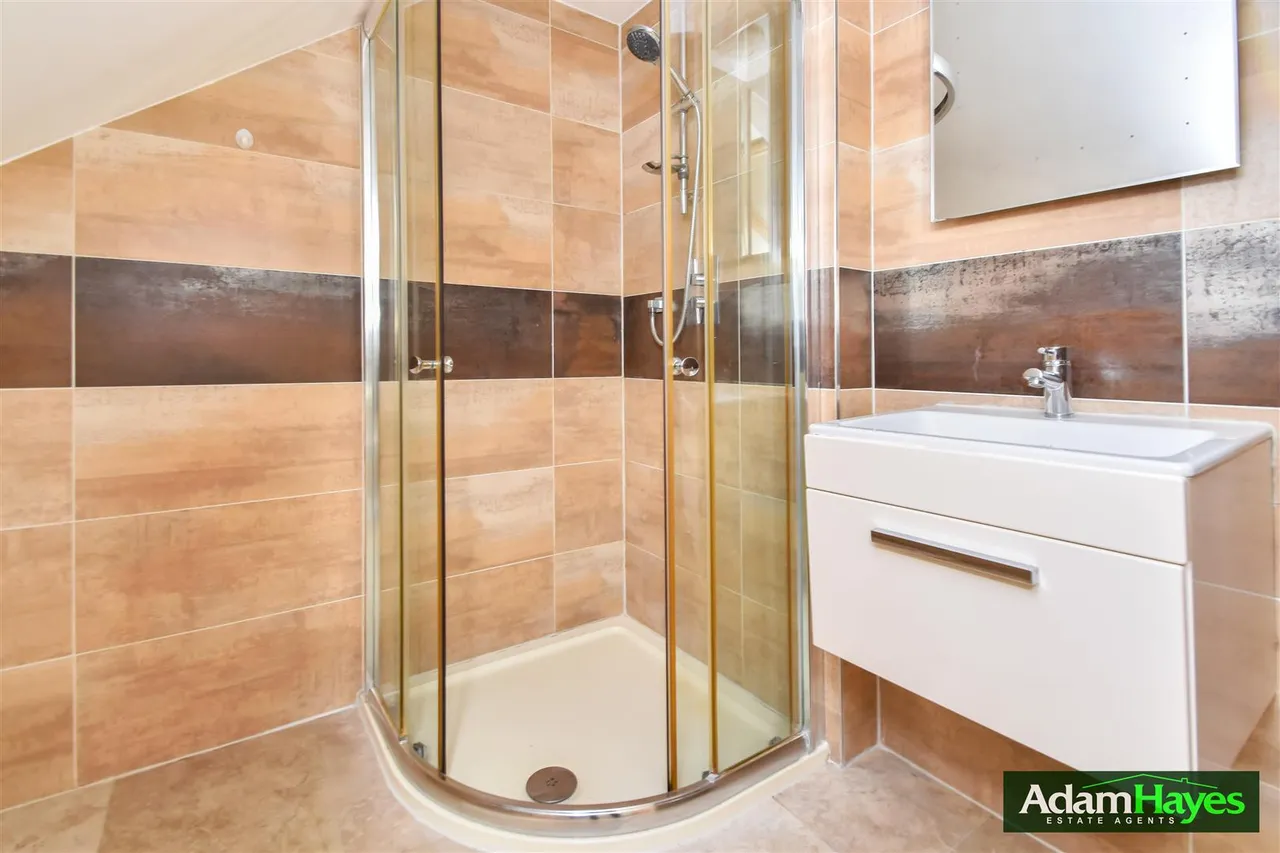Anastasia Mews, Woodside Park, N12, photo 15