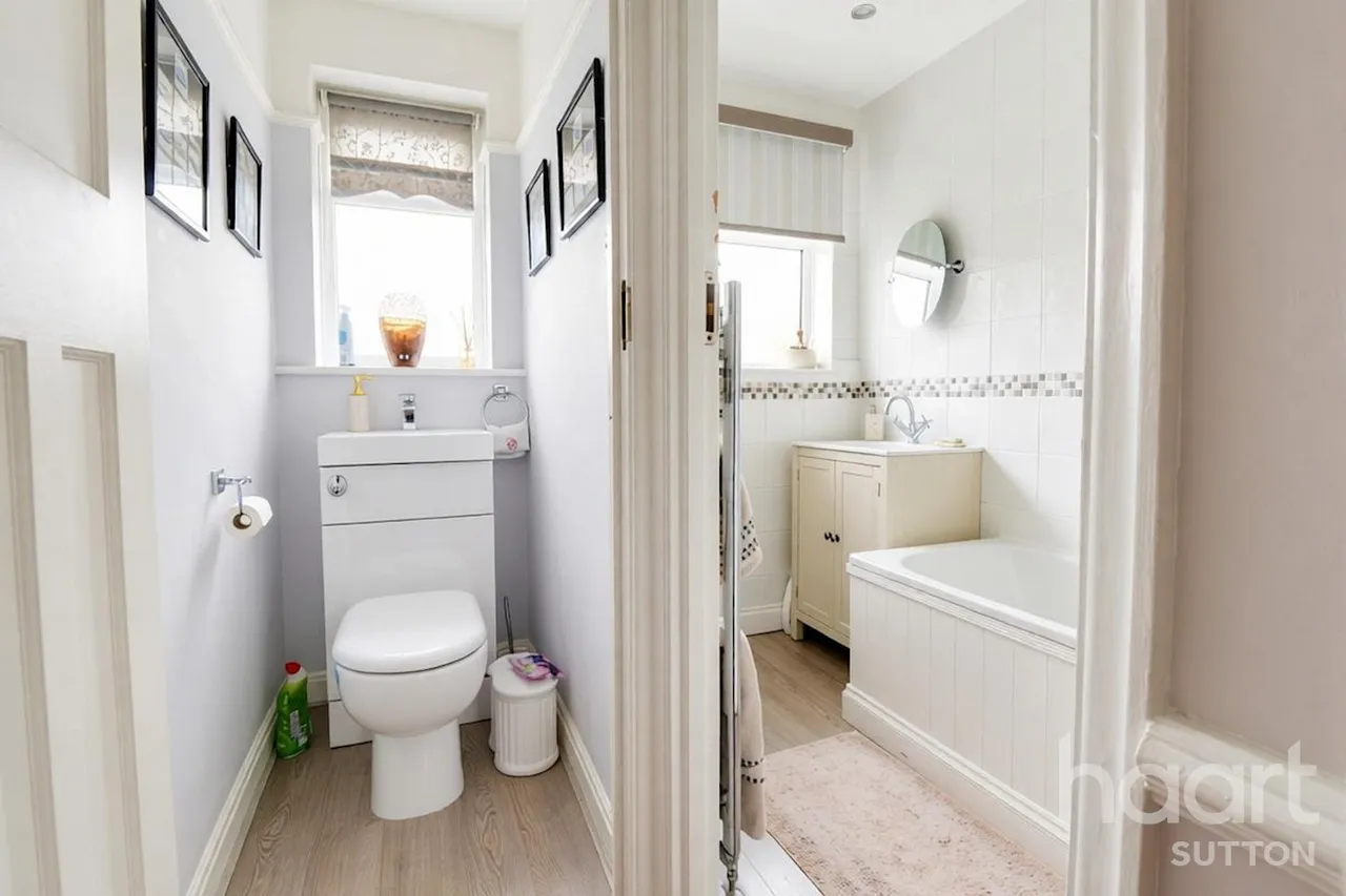 Rutland Drive, Morden, SM4, photo 11