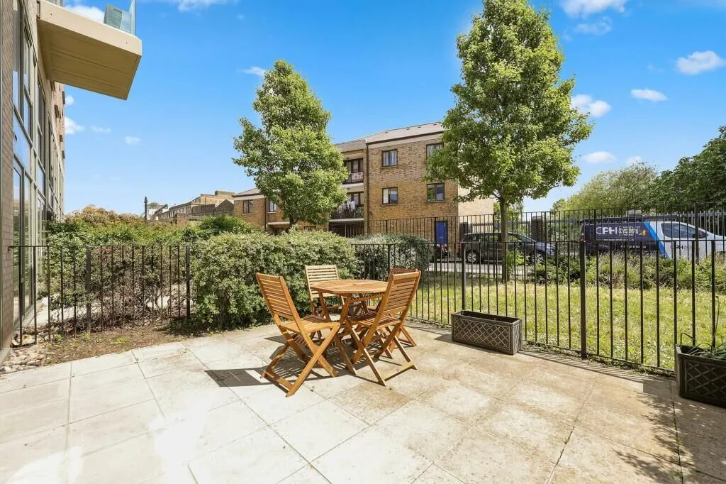 G04 Bootmakers Court, 132 Ben Jonson Road, London, photo 10