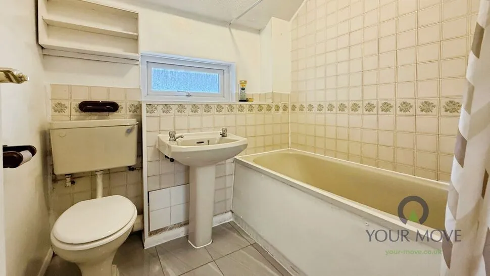 Rollesby Way, London, SE28, photo 6