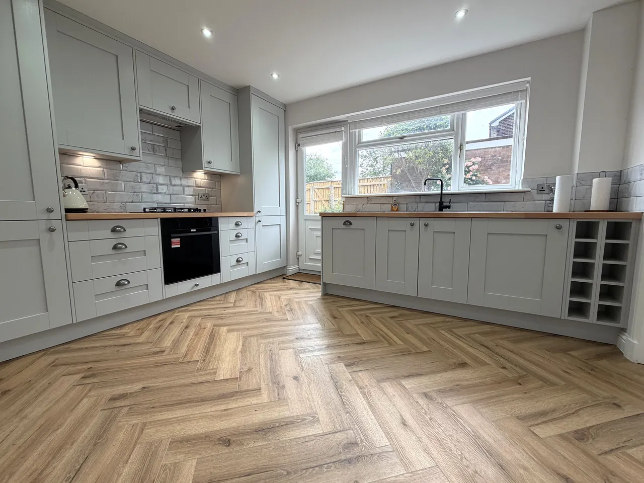 Dean Moor Road, Stockport, SK7, photo 3