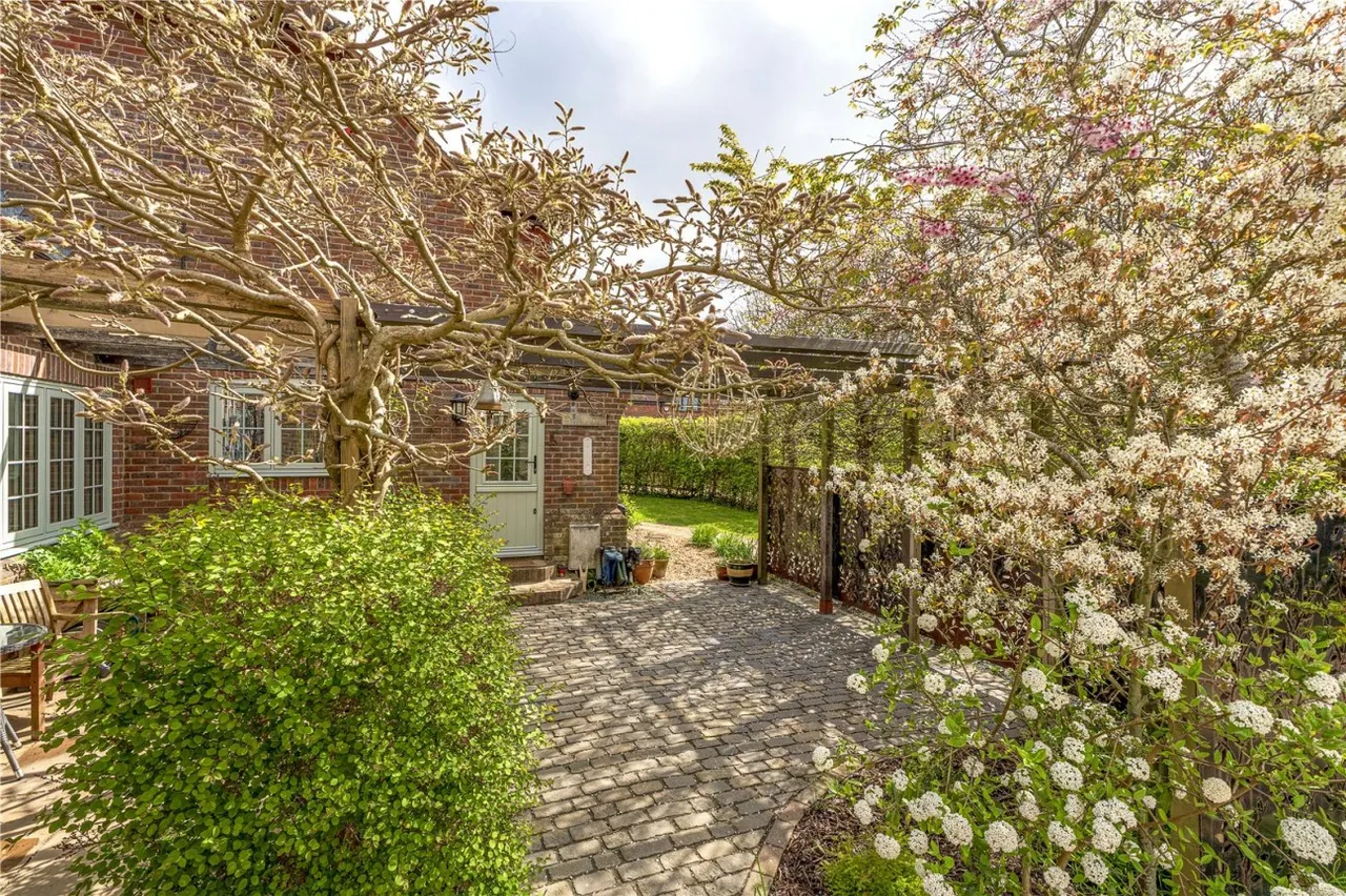 Angmering, BN16, photo 8