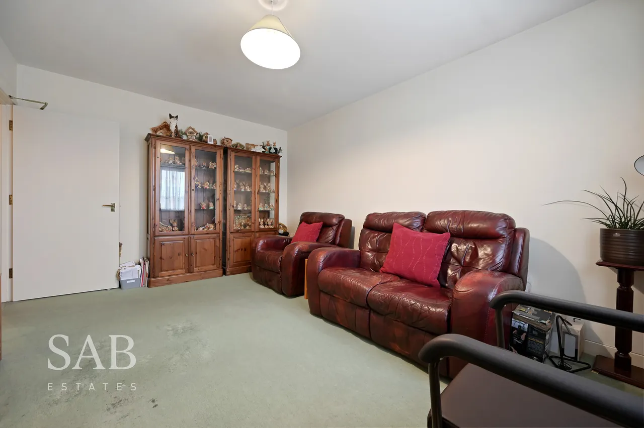 Oldfield Lane North, Greenford, UB6, photo 5