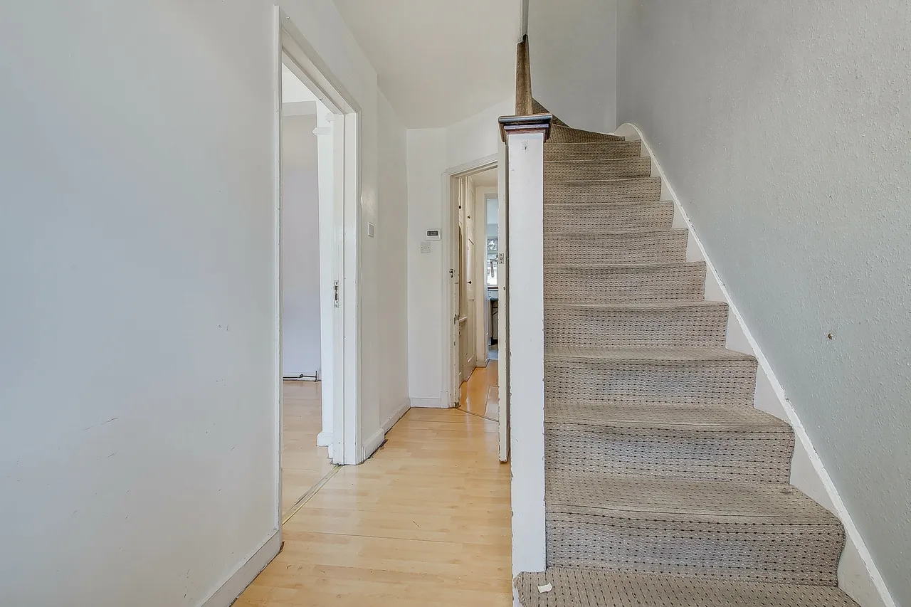 Hazelbank, Surbiton, KT5, photo 12